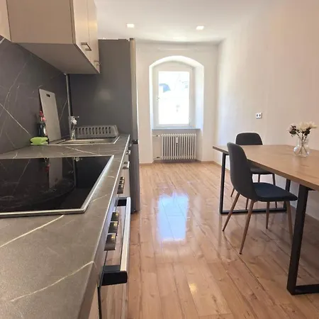 Great Location Near A93, A9 For Workers Apartman Kirchenlamitz
