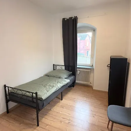 Great Location Near A93, A9 For Workers Apartman *