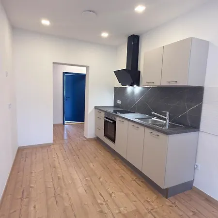 Apartman Great Location Near A93, A9 For Workers *